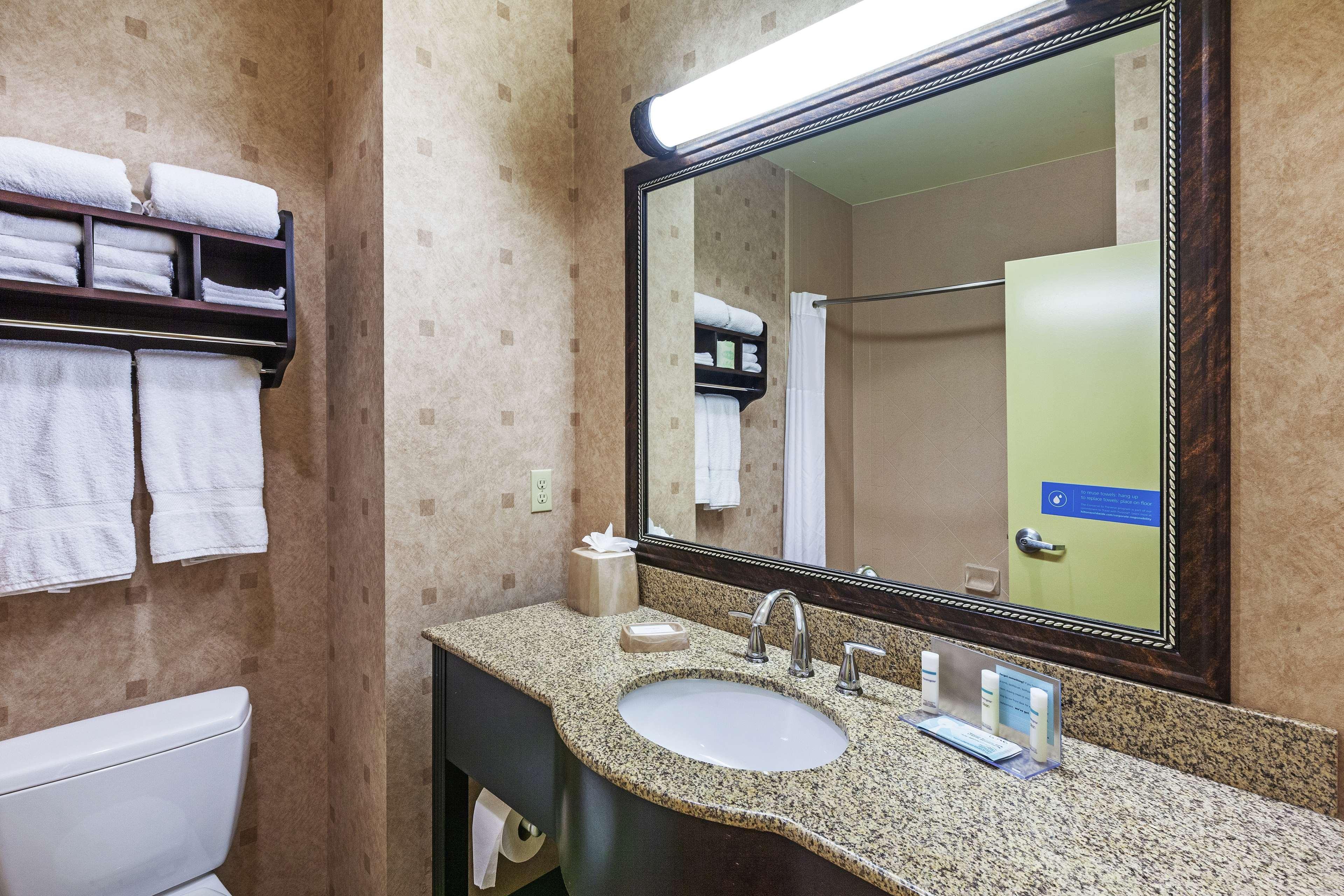 Hotel Hampton & Owasso