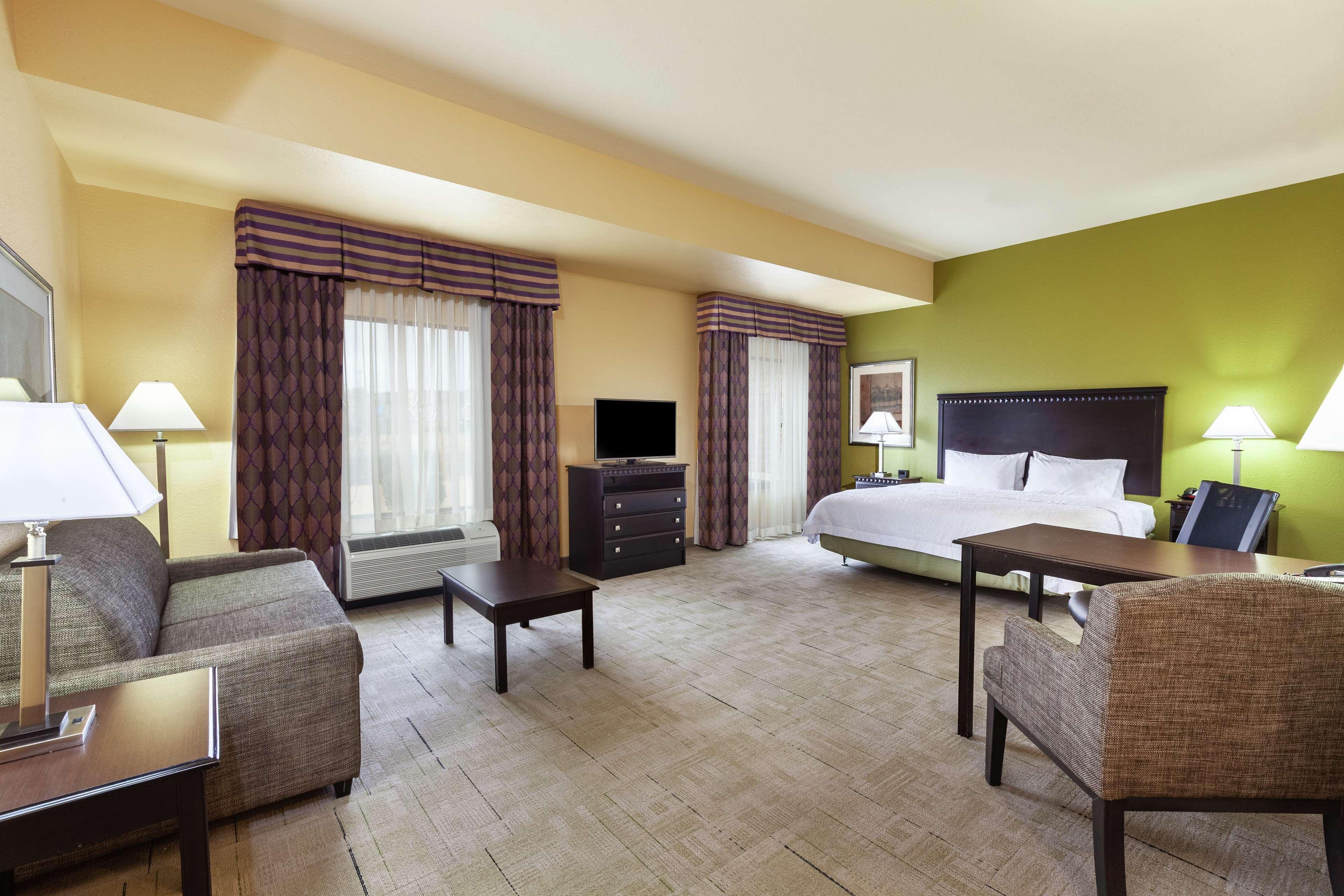 Hampton & Hotel 3*