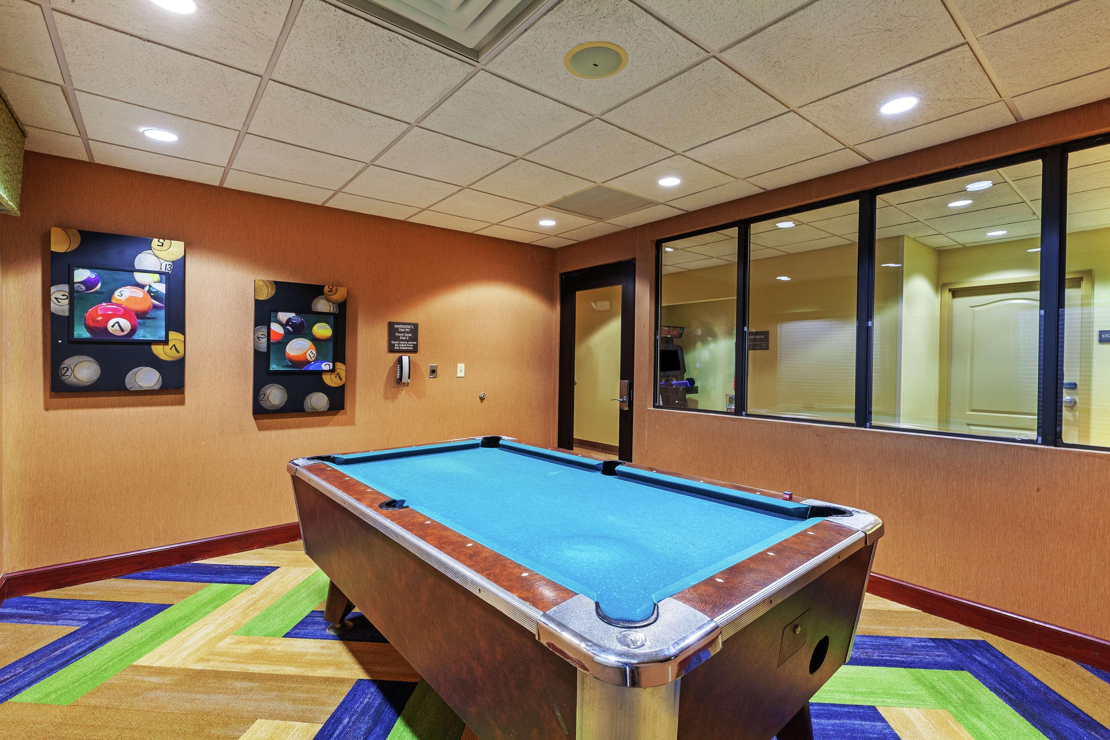 Hotel Hampton & 3*