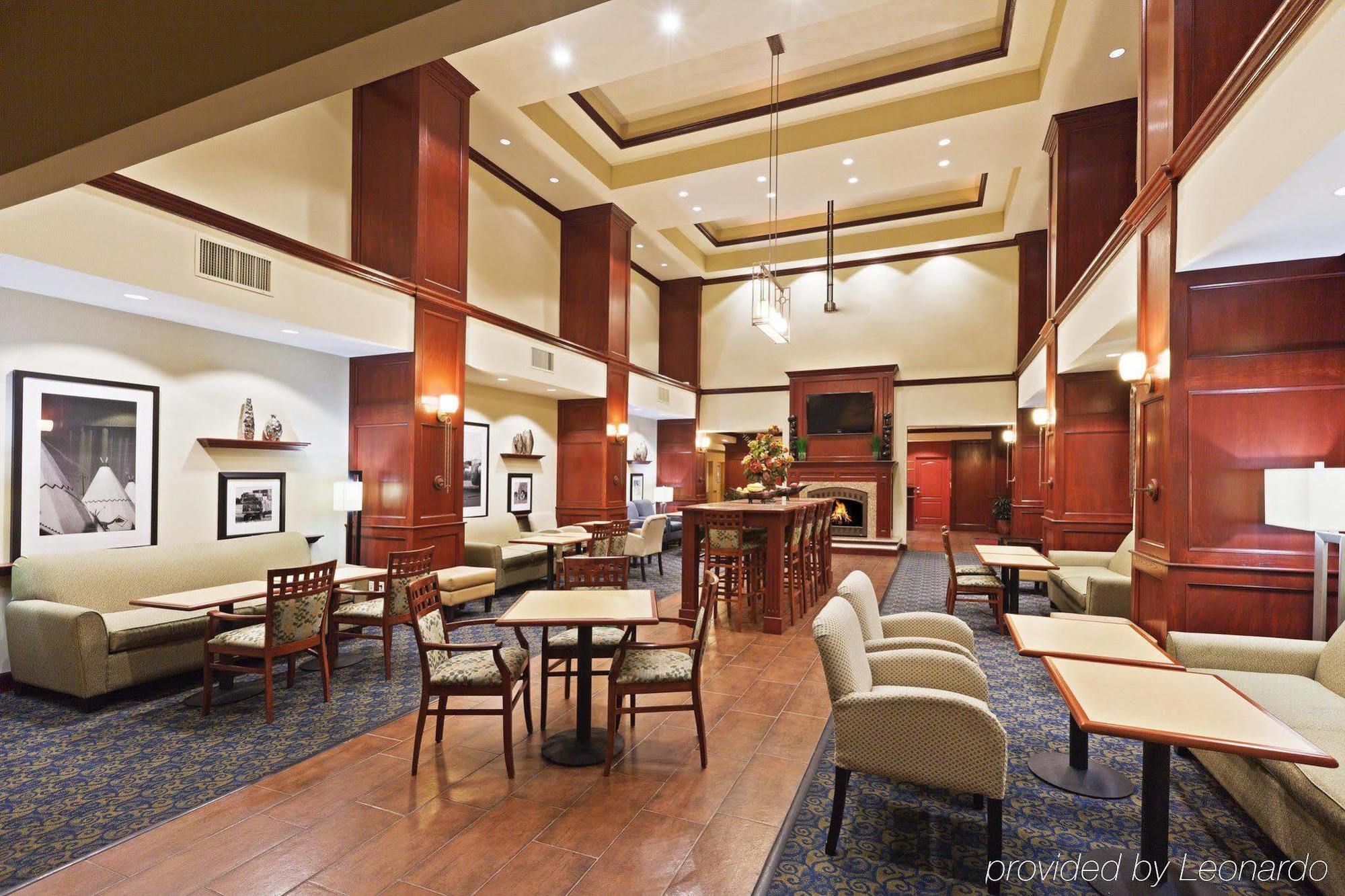 Hampton & Hotel Owasso