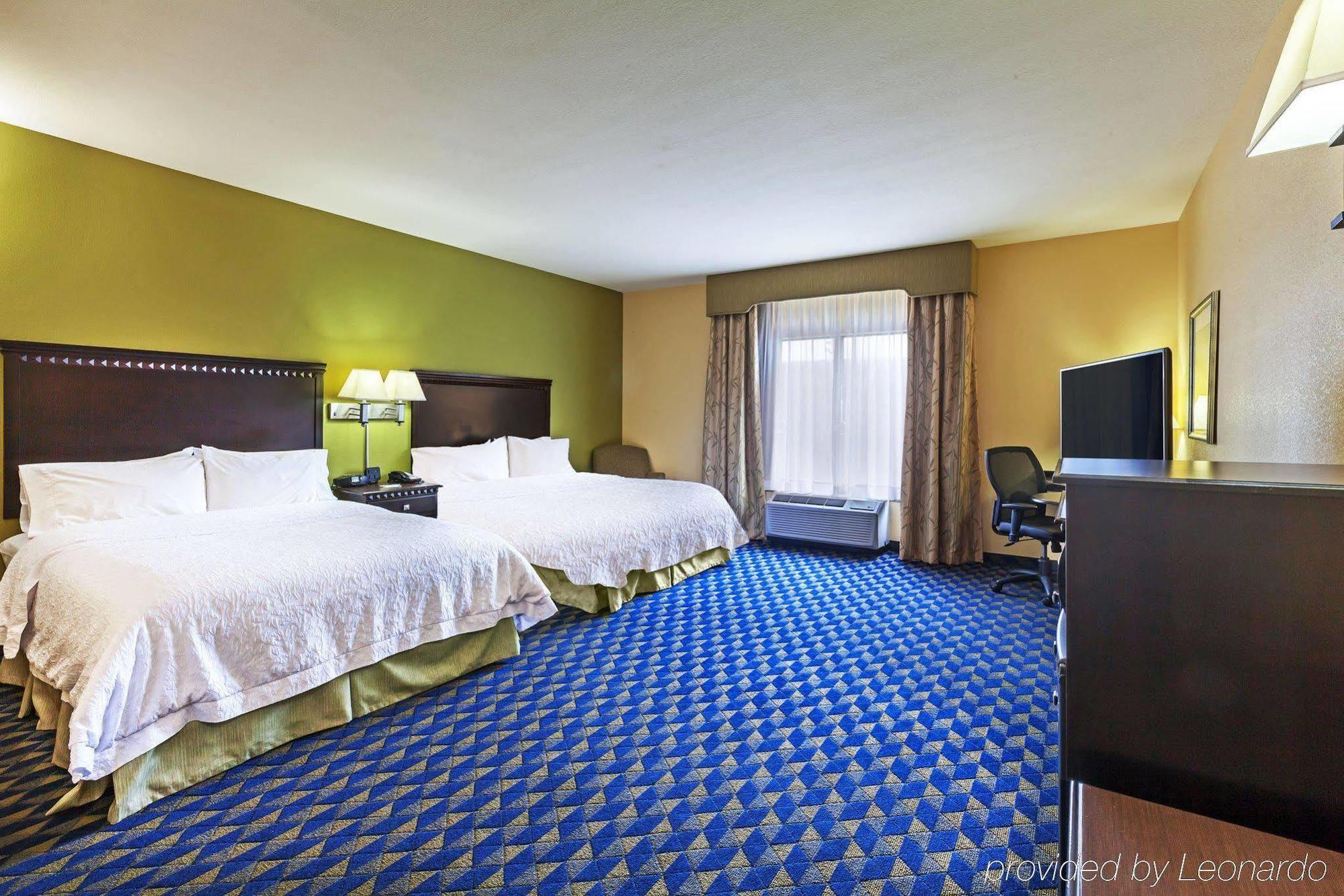 Hampton & Hotel 3*
