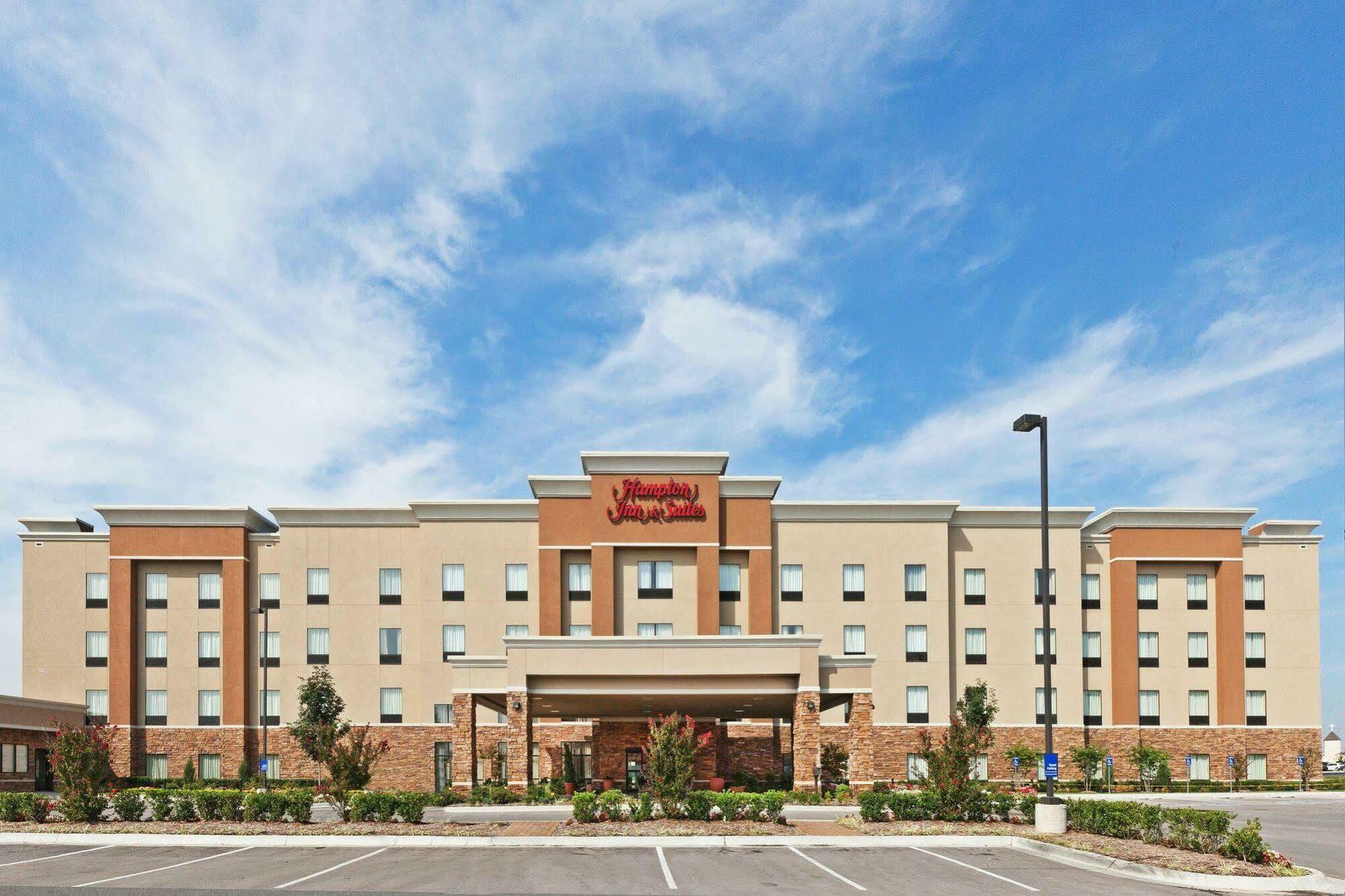 Hampton & Hotel 3*