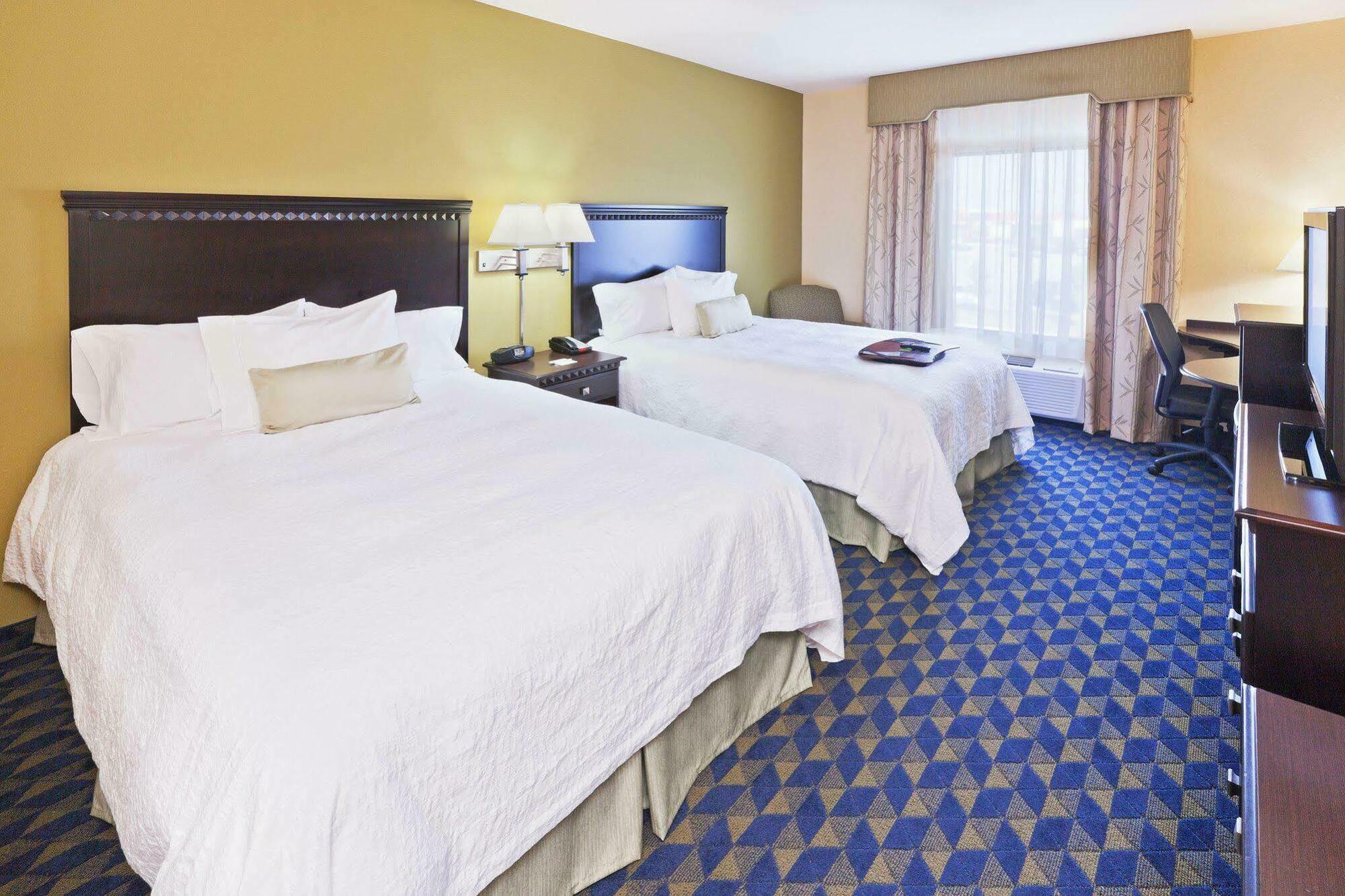 Hampton & Hotel 3*