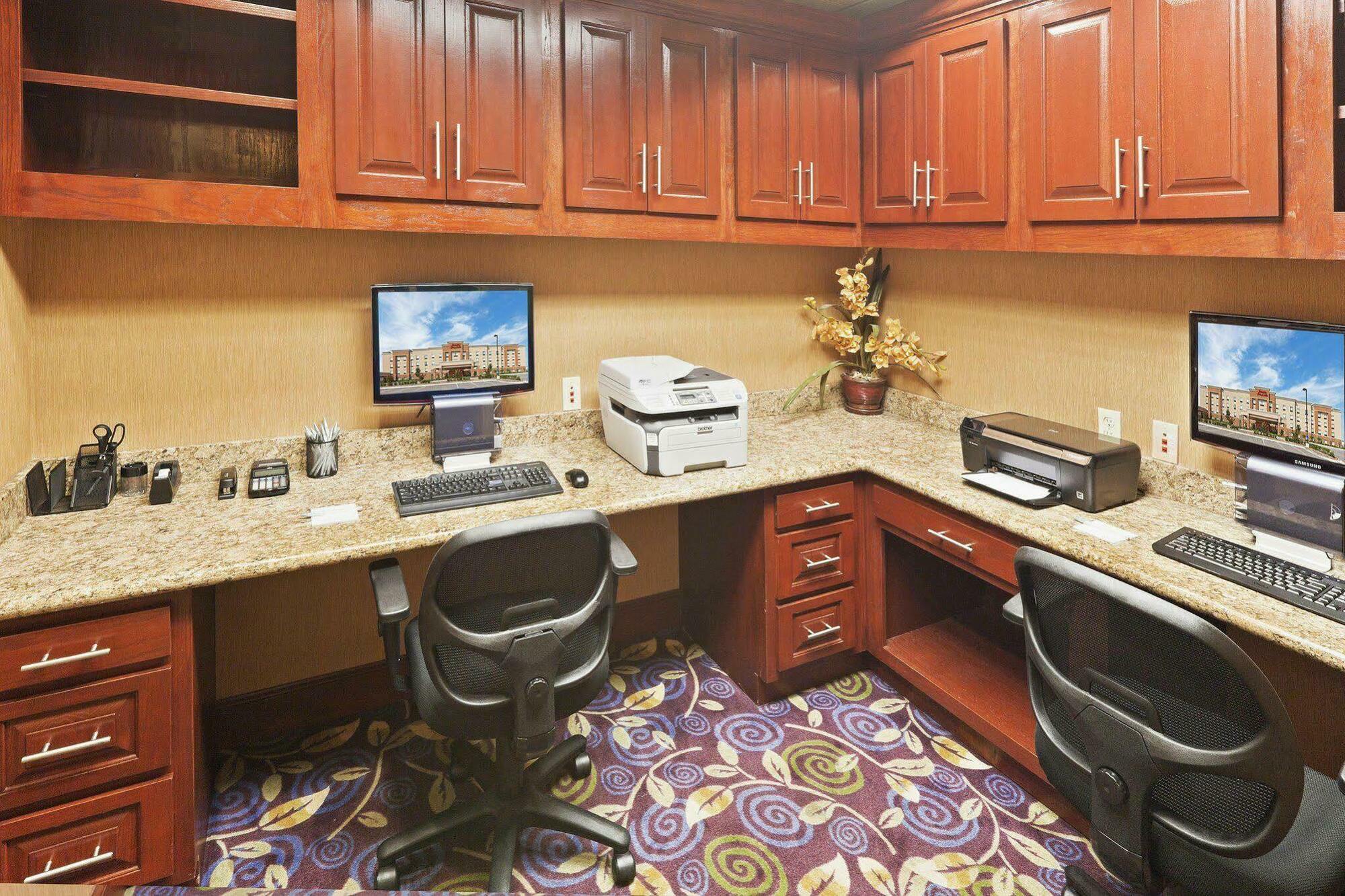 Hotel Hampton & Owasso